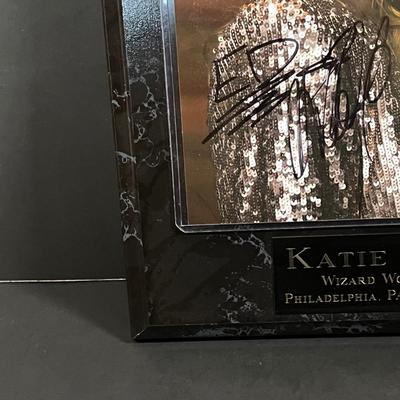 LOT 95B: Katie Cassidy Wizard Comic Con Signed Photo