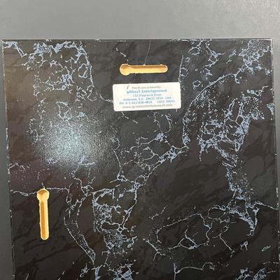 LOT 95B: Katie Cassidy Wizard Comic Con Signed Photo