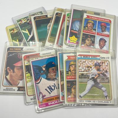 LOT 123: 1970s Baseball Star Cards -Eckersley Rookie, Reggie Jackson, Carew, Munson, Morgan and More!
