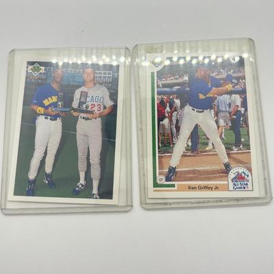 LOT 124: 10 Ken Griffey Cards - 1989 Donruss Rookie and more!