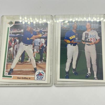 LOT 124: 10 Ken Griffey Cards - 1989 Donruss Rookie and more!