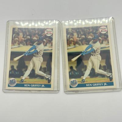 LOT 124: 10 Ken Griffey Cards - 1989 Donruss Rookie and more!