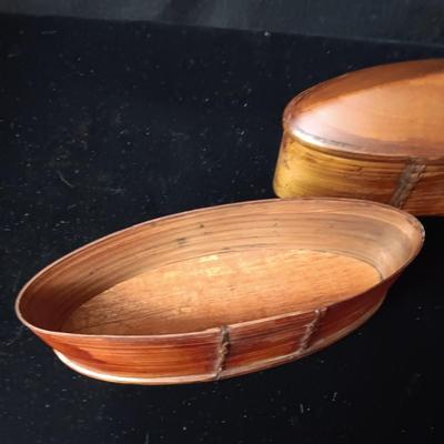 WOODEN TOBACCO BOX AND A THICK GLASS ASHTRAY BY STROMBERGSHYTTAN
