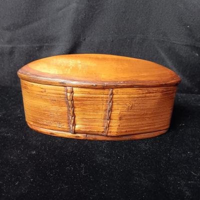 WOODEN TOBACCO BOX AND A THICK GLASS ASHTRAY BY STROMBERGSHYTTAN