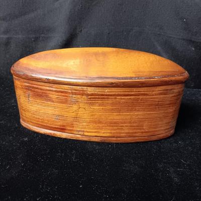 WOODEN TOBACCO BOX AND A THICK GLASS ASHTRAY BY STROMBERGSHYTTAN