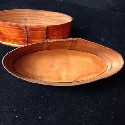 WOODEN TOBACCO BOX AND A THICK GLASS ASHTRAY BY STROMBERGSHYTTAN