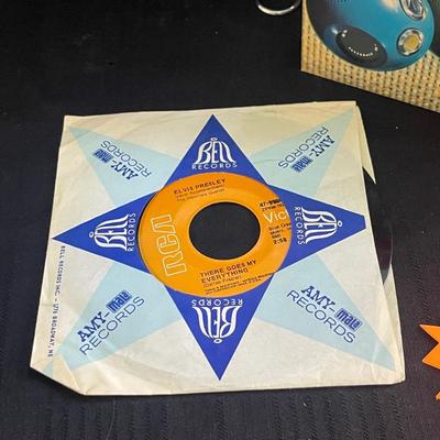 X38-Vintage Panasonic Radio + extra