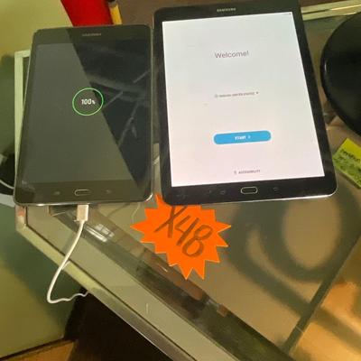 X48-Tablets, factory reset, with cords + stand