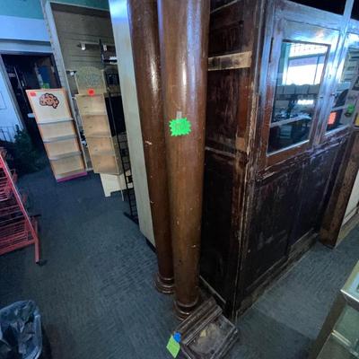 X72-large wooden pillars with bases (2)