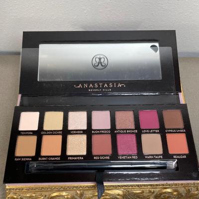 Anastasia Beverly Hills Eyeshadow Palette New!