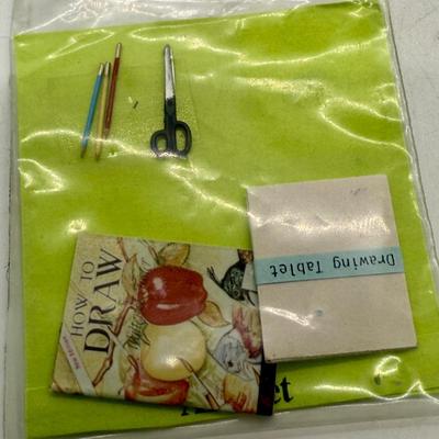 Doll house Miniatures Lot