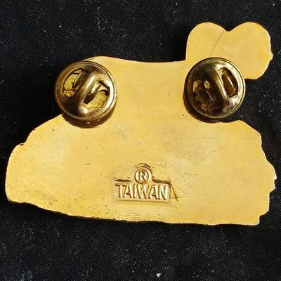 Collection of Lions club pins - award pins - hat / vest pins Fort Collins - Grover - Eaton