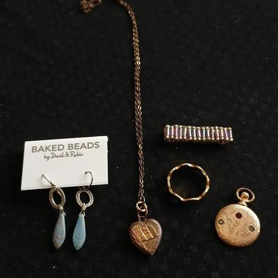 Nice variety of older Jewlery