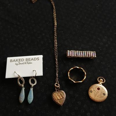 Nice variety of older Jewlery