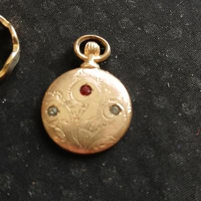 Nice variety of older Jewlery