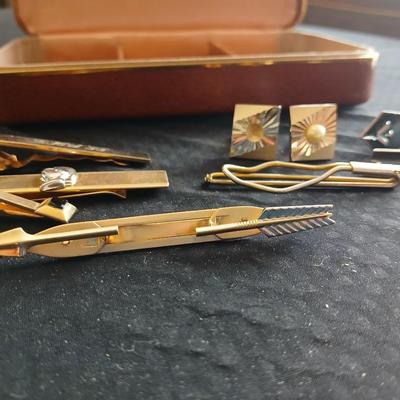 Vintage divided trinket box with Tie clips - Anson - Swank