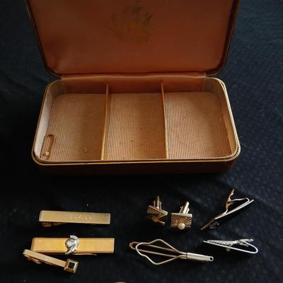 Vintage divided trinket box with Tie clips - Anson - Swank