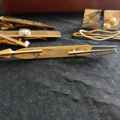 Vintage divided trinket box with Tie clips - Anson - Swank
