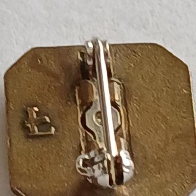 Award pins and a Cross Country 1954 10K GF necklace