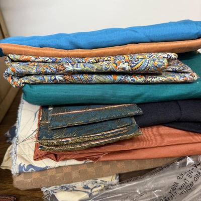 Textiles, Fibers & Crafting Paradise (GB-BM)