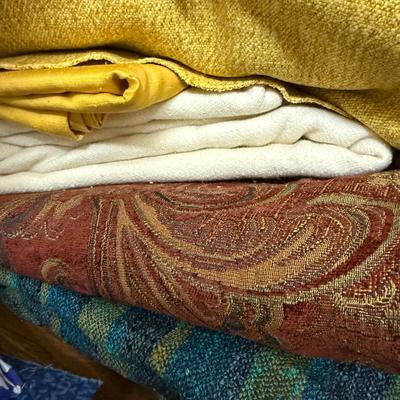 Textiles, Fibers & Crafting Paradise (GB-BM)