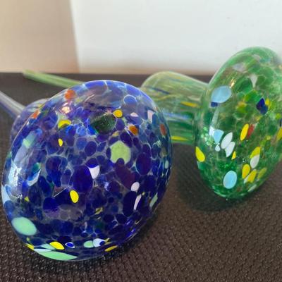 2 mushroom style hydro globes