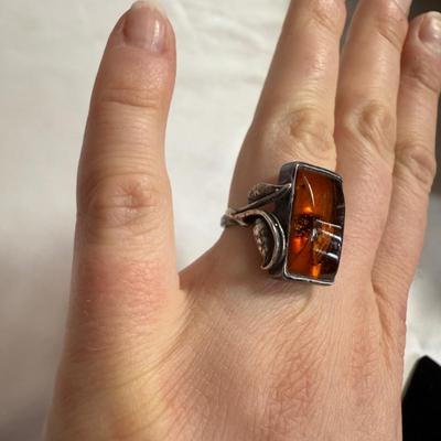 Alluring Amber Jewelry and Beads (K-HS)