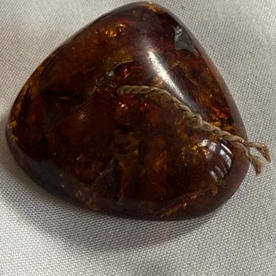 Alluring Amber Jewelry and Beads (K-HS)