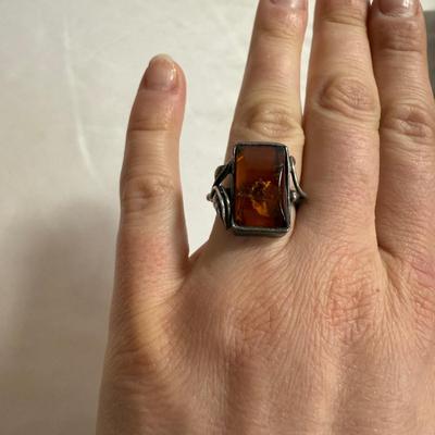 Alluring Amber Jewelry and Beads (K-HS)