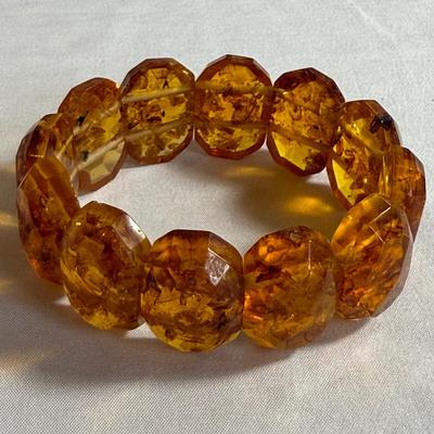 Alluring Amber Jewelry and Beads (K-HS)
