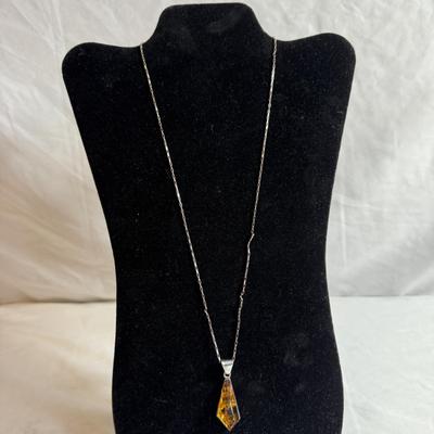 Alluring Amber Jewelry and Beads (K-HS)