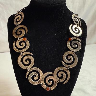 Alluring Amber Jewelry and Beads (K-HS)