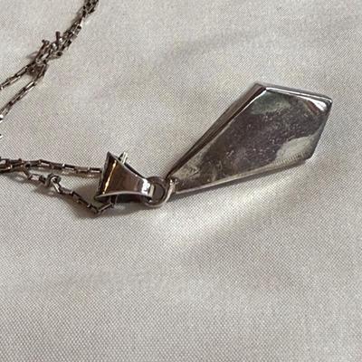 Alluring Amber Jewelry and Beads (K-HS)