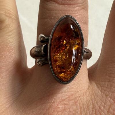 Alluring Amber Jewelry and Beads (K-HS)