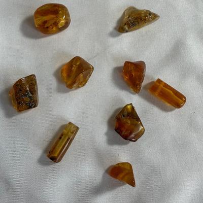 Alluring Amber Jewelry and Beads (K-HS)