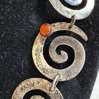 Alluring Amber Jewelry and Beads (K-HS)