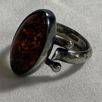 Alluring Amber Jewelry and Beads (K-HS)