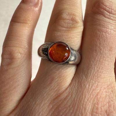Alluring Amber Jewelry and Beads (K-HS)