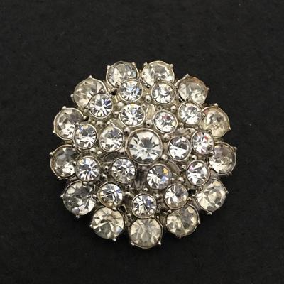 Beautiful vintage Silver-tone rhinestone brooch