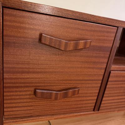 Modern Chest of Drawers (GB-BM)