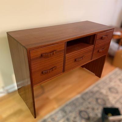 Modern Chest of Drawers (GB-BM)