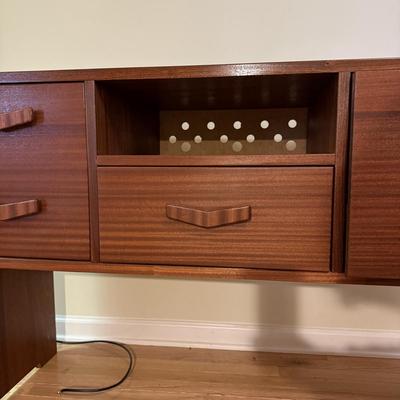 Modern Chest of Drawers (GB-BM)