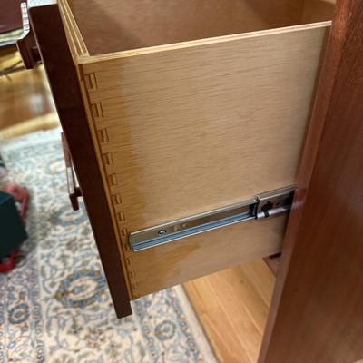 Modern Chest of Drawers (GB-BM)