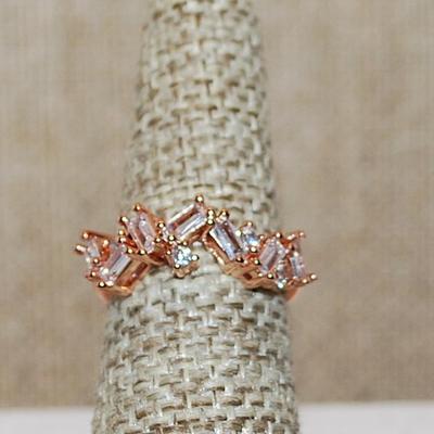Size 6 ½ Marked .925 Staggered "Rectangles & Circles" Clear Stone Ring on a ROSE GOLD Band (2.9g)