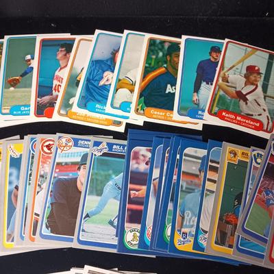 1982, '85 &'86 FLEER AND 1985 TOPPS BASEBALL TRADING CARDS