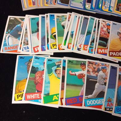 1982, '85 &'86 FLEER AND 1985 TOPPS BASEBALL TRADING CARDS