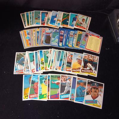 1982, '85 &'86 FLEER AND 1985 TOPPS BASEBALL TRADING CARDS
