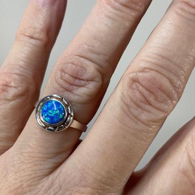 Sterling Silver blue Opal Ring 7