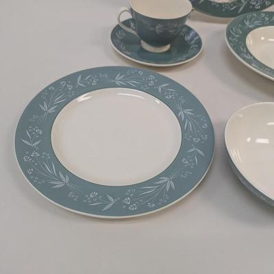 60+ Pieces Of Count Royal Doulton Cascade D 6457 Dinner Set