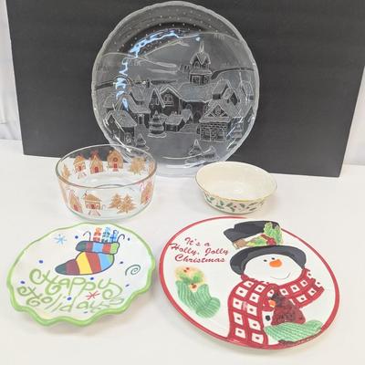 Pyrex Gingerbread House Bowl Clear Christmas Plate